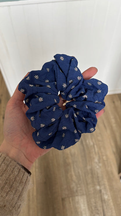 Grand chouchou bleu à fleurs