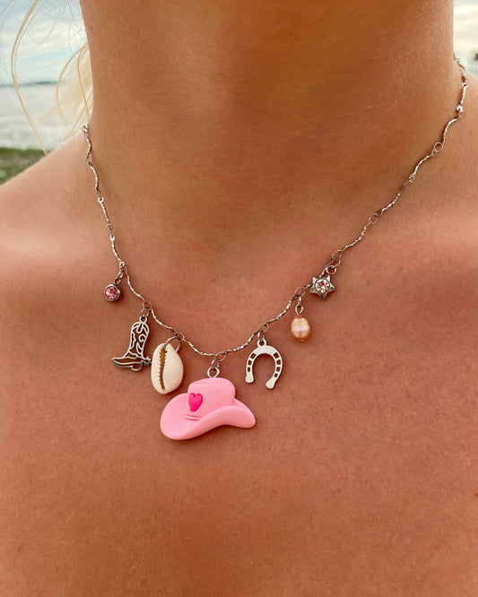 Collier Pink cowgirl